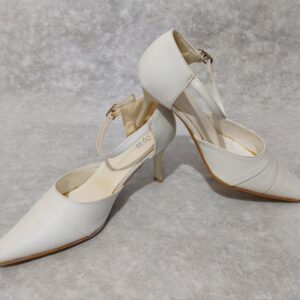 Zapatos blancos, talla 35